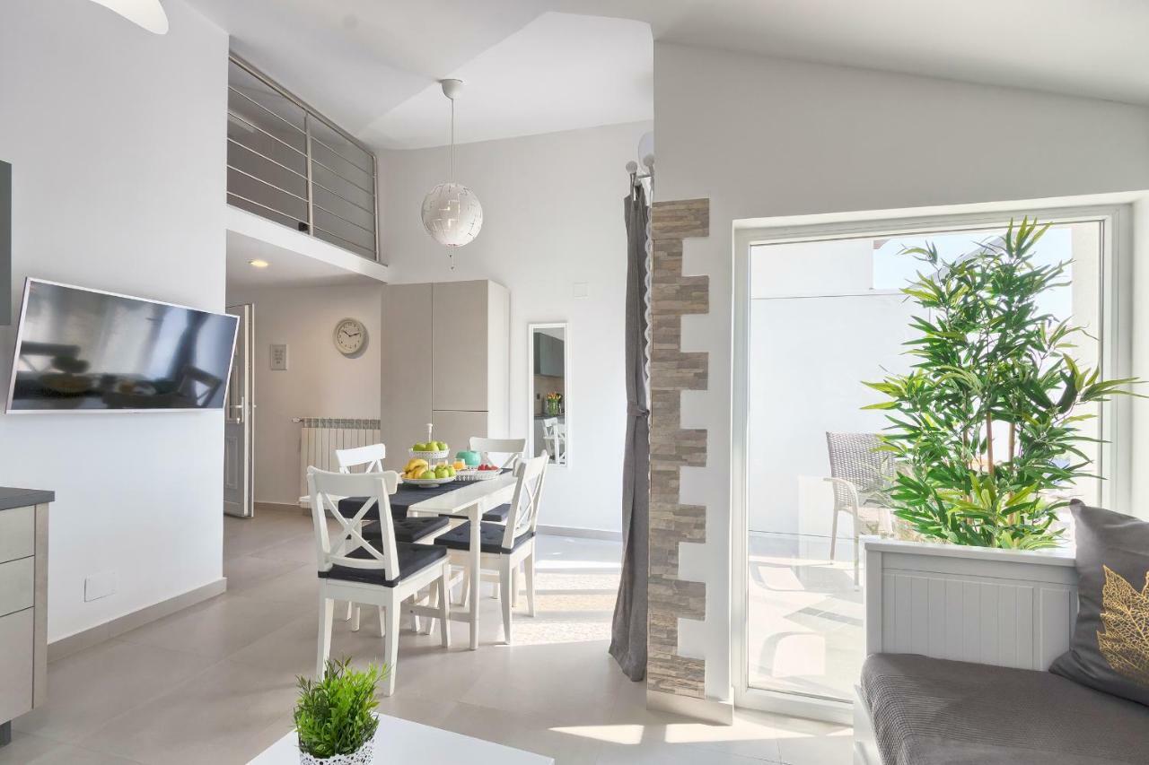 Apartments La Mer Пула Екстериор снимка