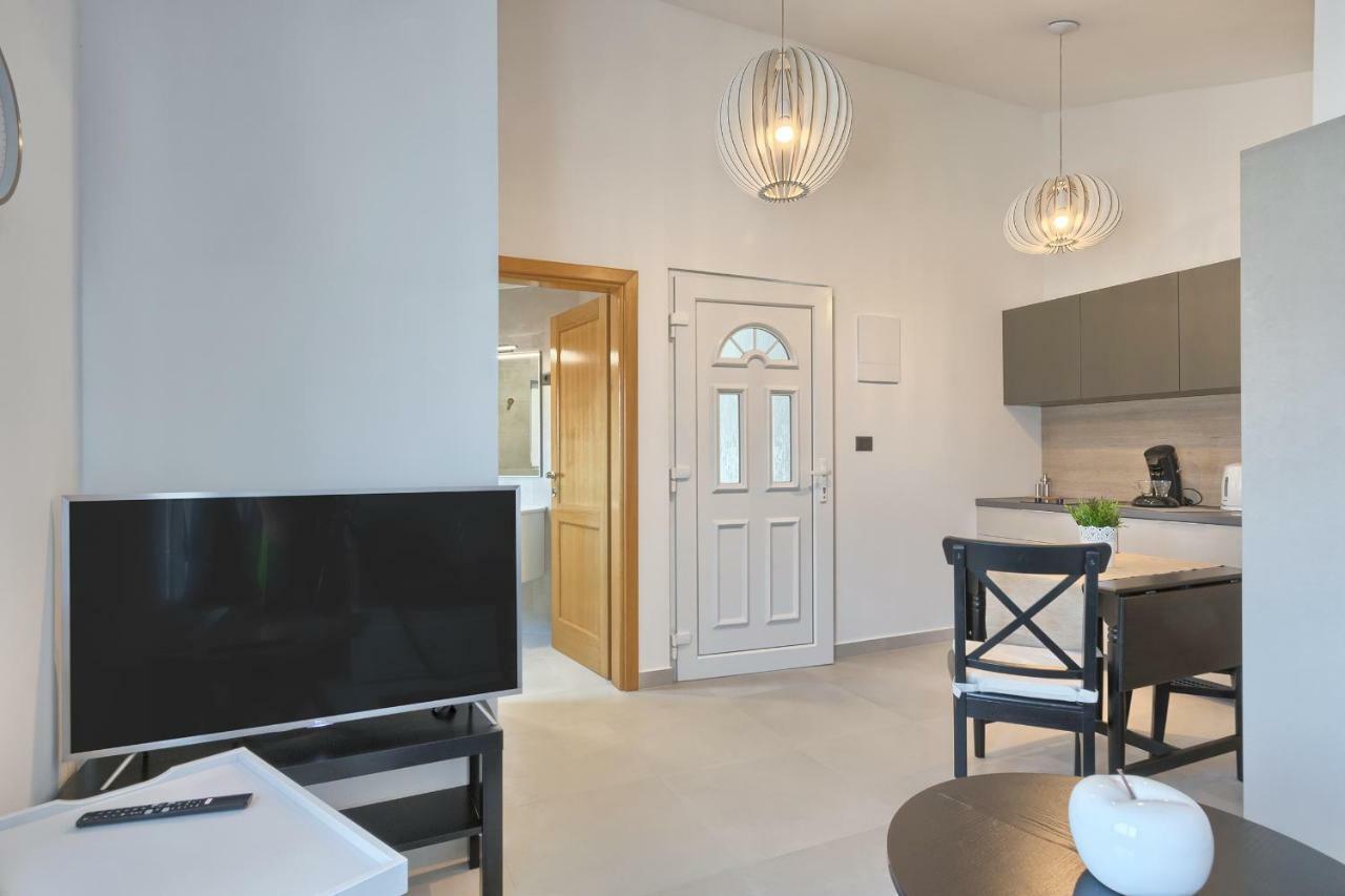 Apartments La Mer Пула Екстериор снимка