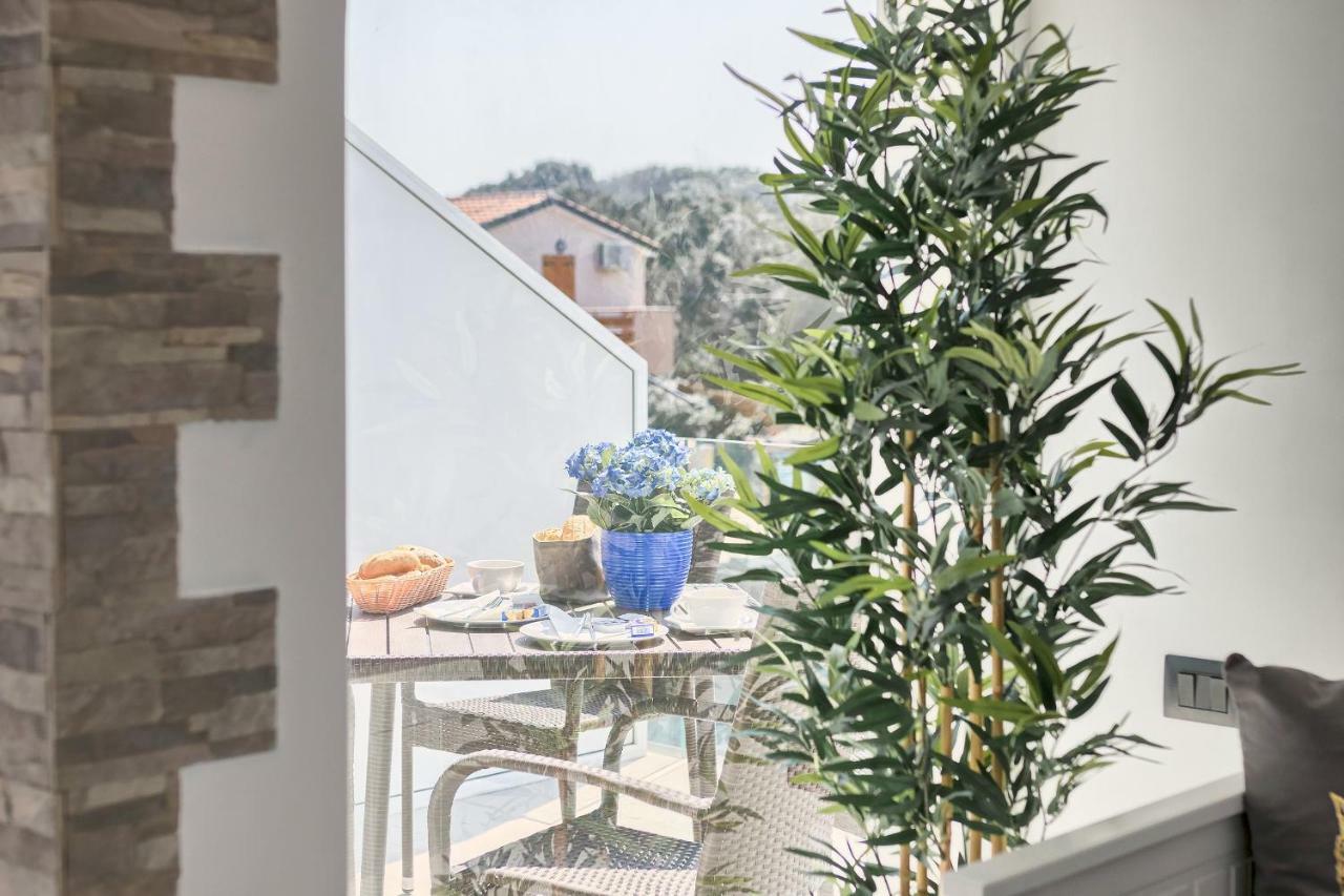 Apartments La Mer Пула Екстериор снимка