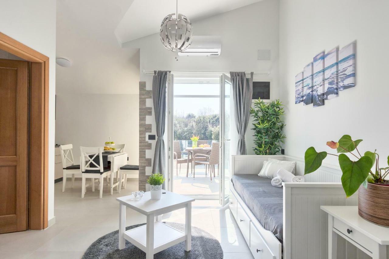 Apartments La Mer Пула Екстериор снимка