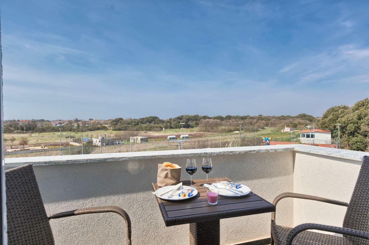 Apartments La Mer Пула Екстериор снимка