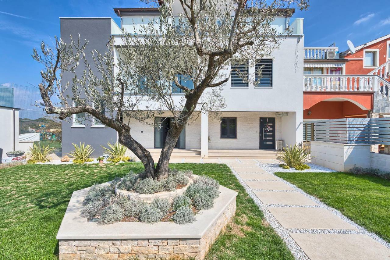 Apartments La Mer Пула Екстериор снимка