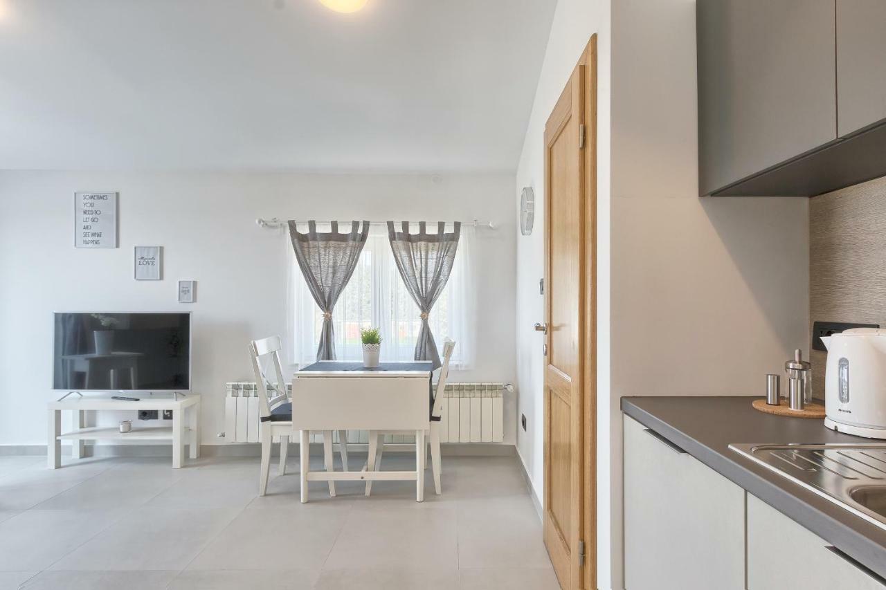 Apartments La Mer Пула Екстериор снимка