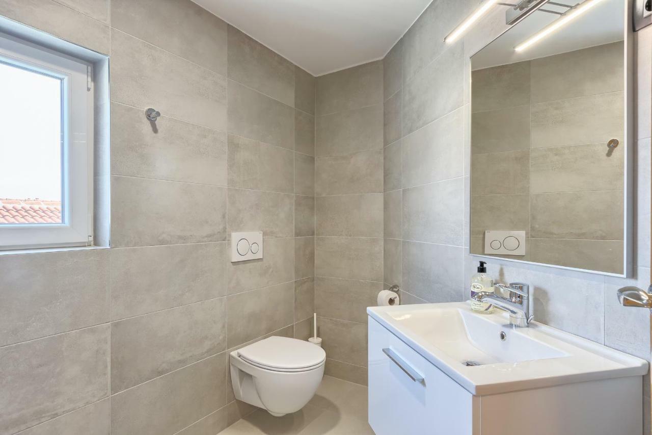 Apartments La Mer Пула Екстериор снимка