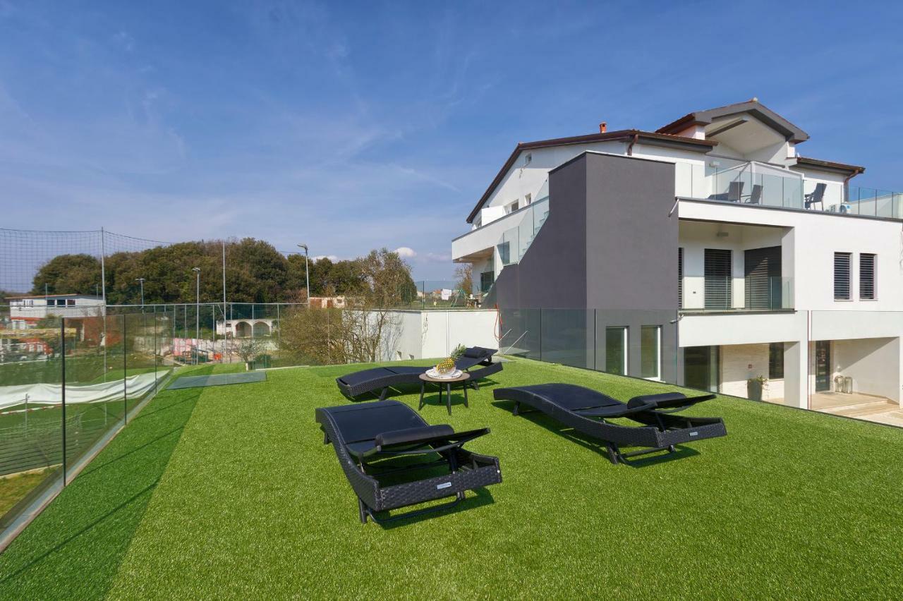 Apartments La Mer Пула Екстериор снимка