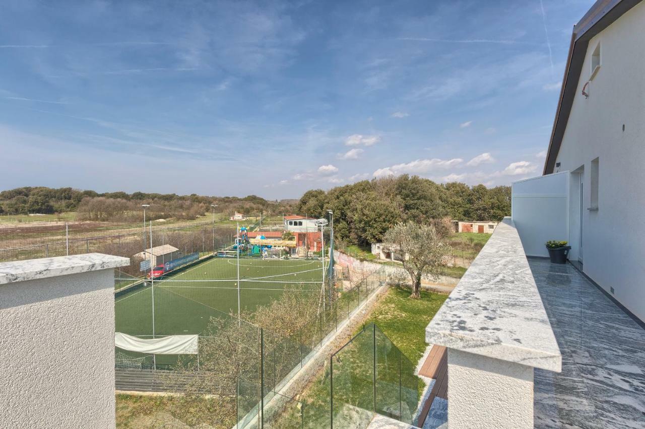 Apartments La Mer Пула Екстериор снимка